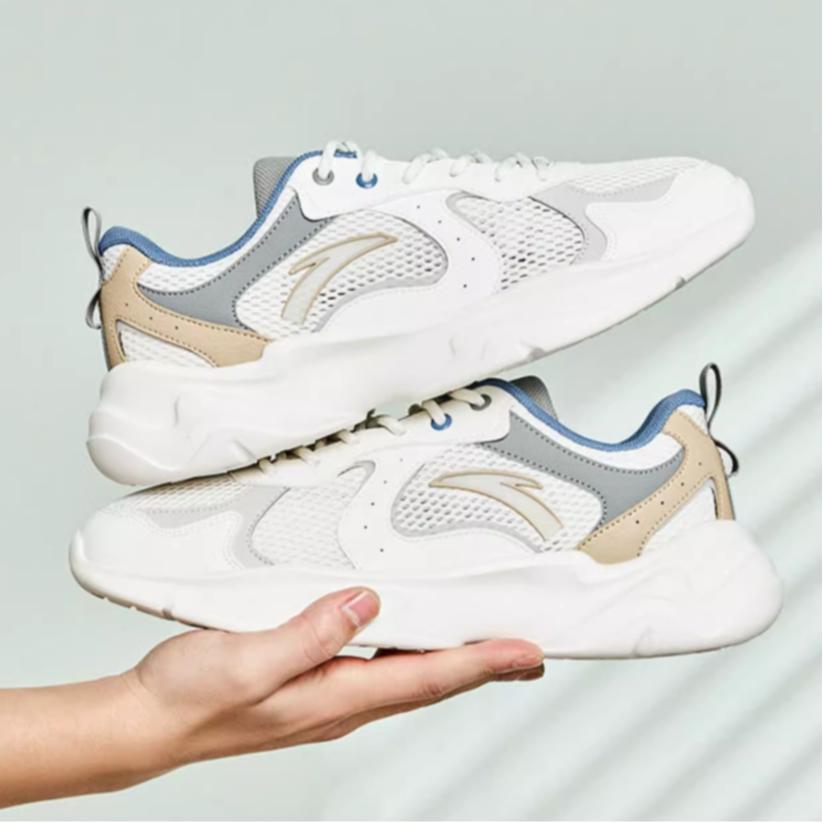 Anta Trendy Versatile Thick Sole Soft Bottom Wear Resistant Height Increasing Low Top Casual Shoes Men Casual Shoes White Brown 912428810-3