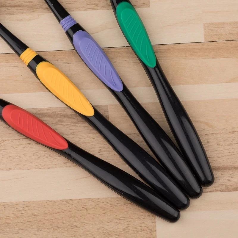 1 pièce Brosse à dents souple en charbon de bambou Adulte Nettoie les dents Soin sain Brosse à dents (couleur aléatoire)