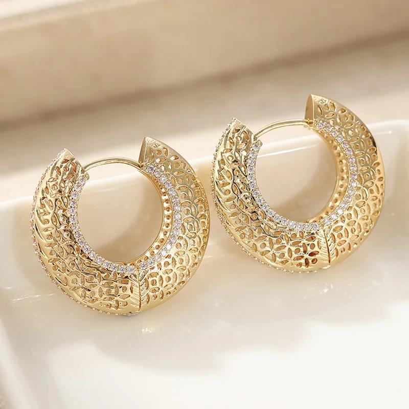 Prägnante handgeschnitzte hohle Creolen, vergoldet, für Damen, elegant, täglicher Schmuck, Bankett-Accessoires, Handwerkskunst, Geschenk