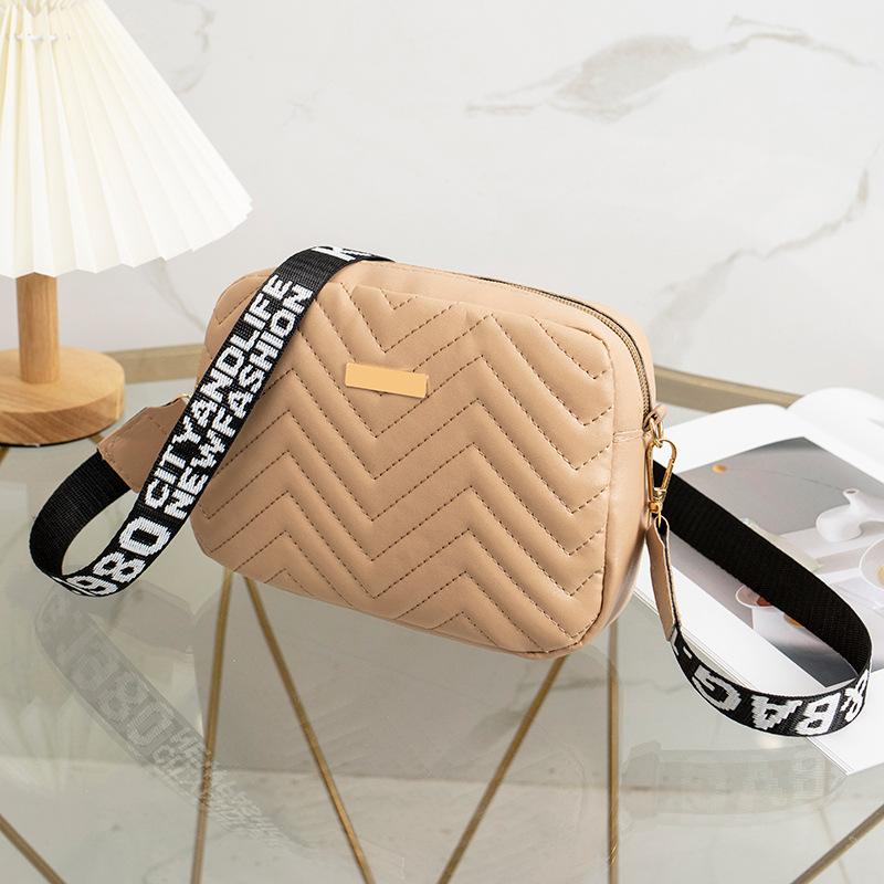 Women's Bag, New Embroidered Wavy Messenger Bag, Fashionable and Simple Long Standard Decorative Shoulder Bag, One Piece of Hair