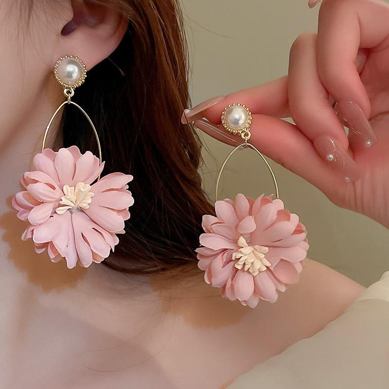 Silver Needle with Diamond Fabric, Flower Fringed Earrings, Sweet and Gentle Stud Earrings, Femininity, Versatile Earrings, Niche and High-end Sense