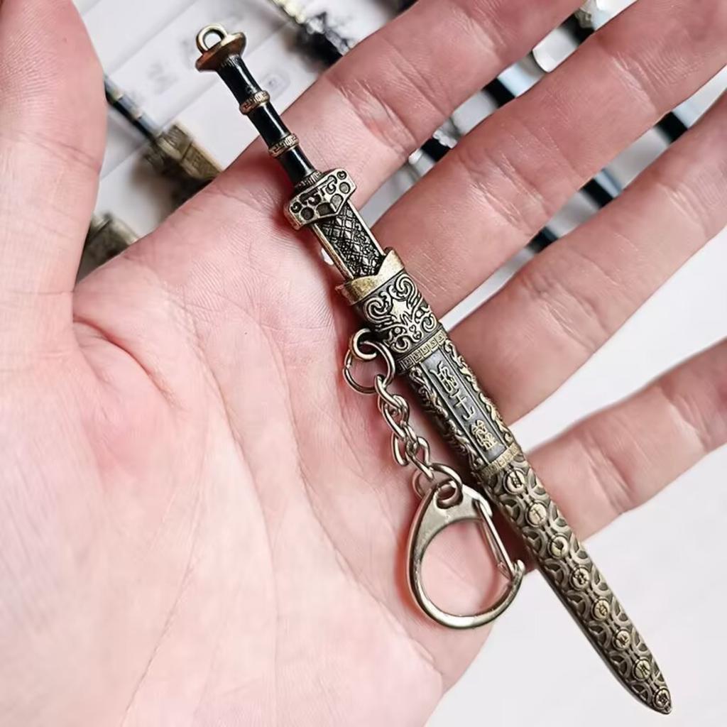 1pc Mini Sword Shape Pendant Keychain Weapon Model With Sheath Toy Knife Metal Anime Key Ring Ornament Purse Charm Accessories