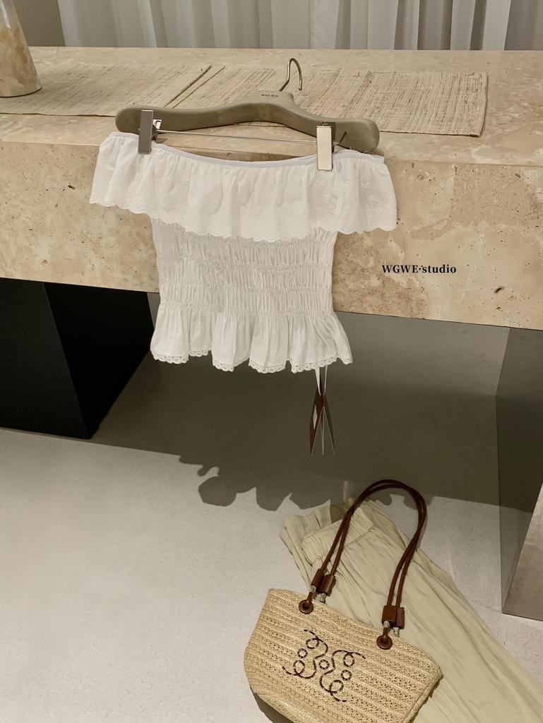 Guangzhou Women's Trendy One-Shoulder Ruffle Top for Spring/Summer