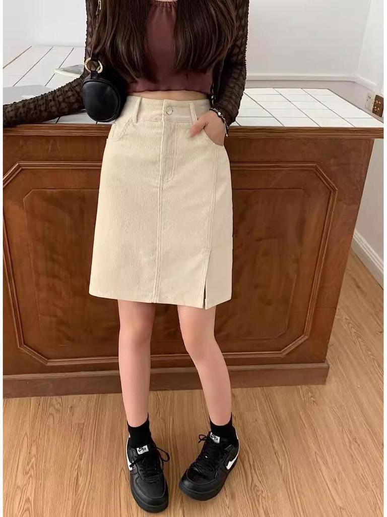 Plus Size Coffee Corduroy A-line Midi Skirt with Side Slits - Retro Hip-Covering Bodycon for Autumn/Winter