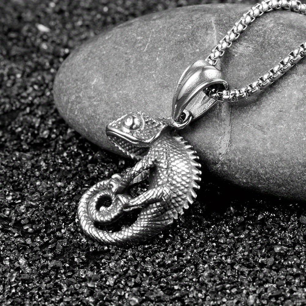 Chameleon New Lizard Punk Style Fashionable Street Sweatshirt Necklace Pendant for Men and Women