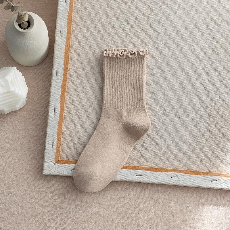 

Белые женские носки средней длины из чистого хлопка с оборками по краю, в японском стиле, черное кружево, на все времена года. One Size хаки