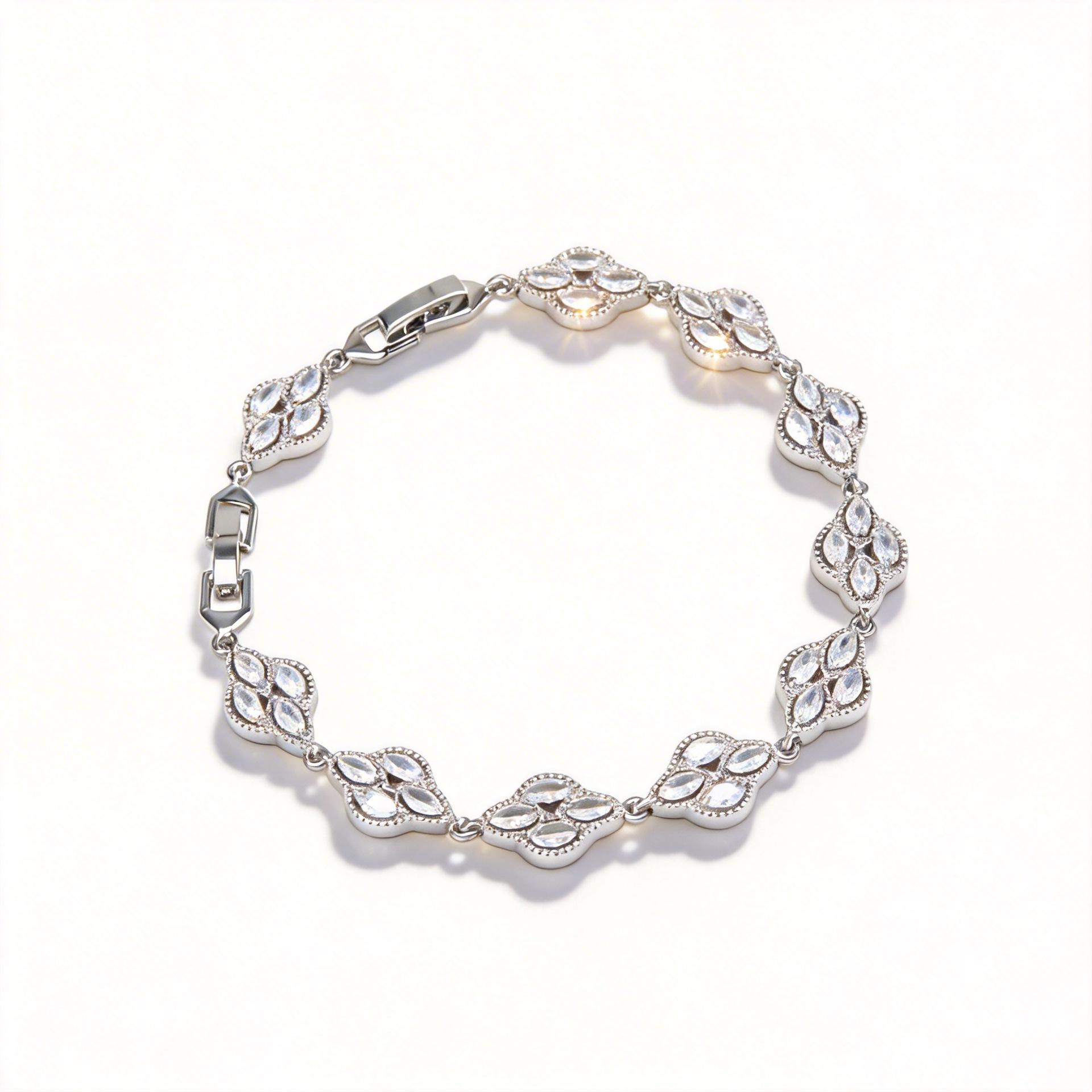 2026 Four-leaf Flower Zircon Bracelet, Sweet, Fashionable and Exquisite New Four-leaf Clover Jewelry Accessories 20CM