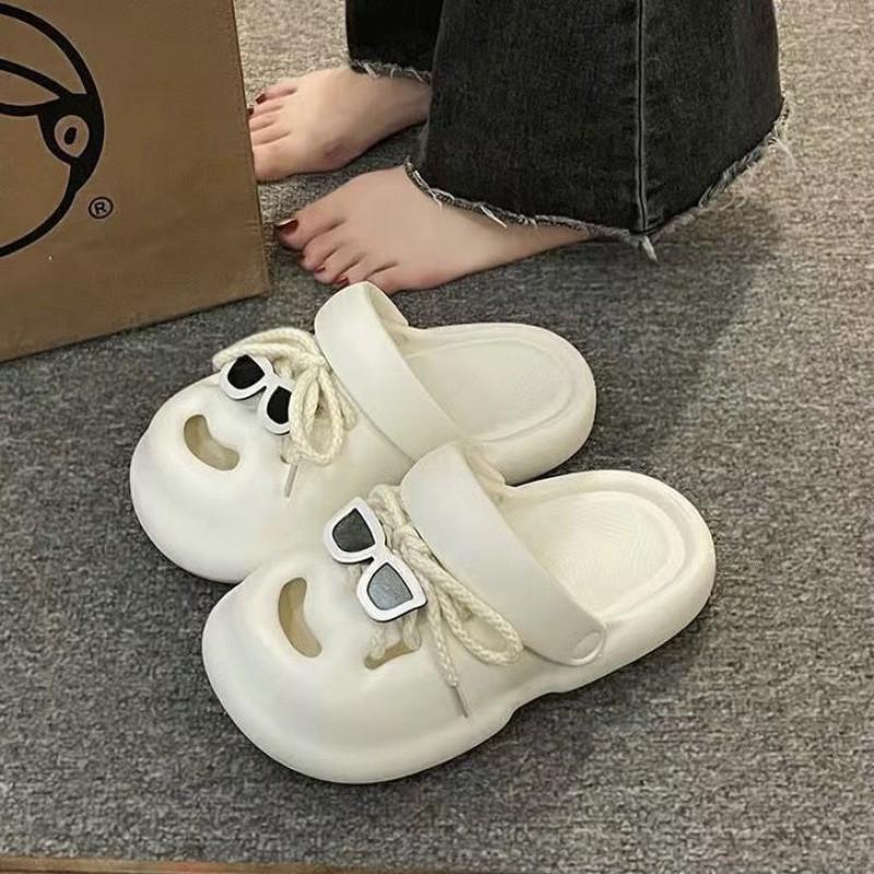 Thick-soled Hole Shoes Women's New Summer Outer Wear Seaside Beach Non-slip Cute Bag Head Cool Slippers