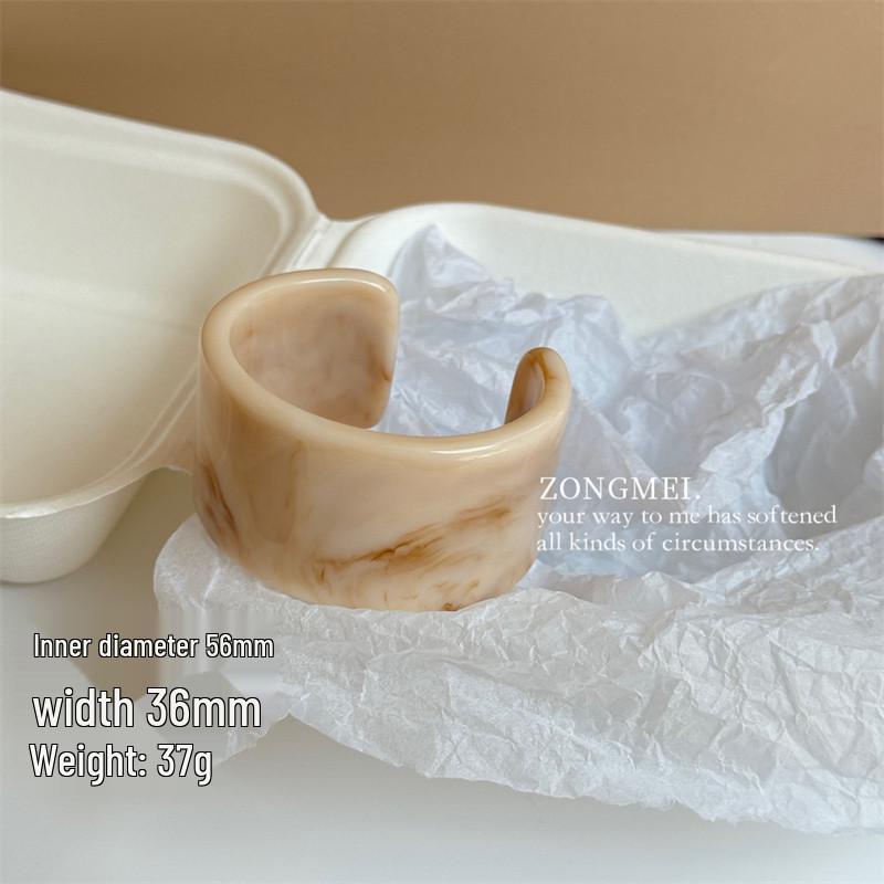 Velký nepravidelný mramorový vzor akrylový náramek - Výrazný francouzský široký čtvercový pryskyřičný šperk.