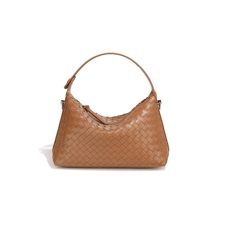 New niche cowhide rhombus shoulder messenger bag women s high-end fashion leather woven hand bag