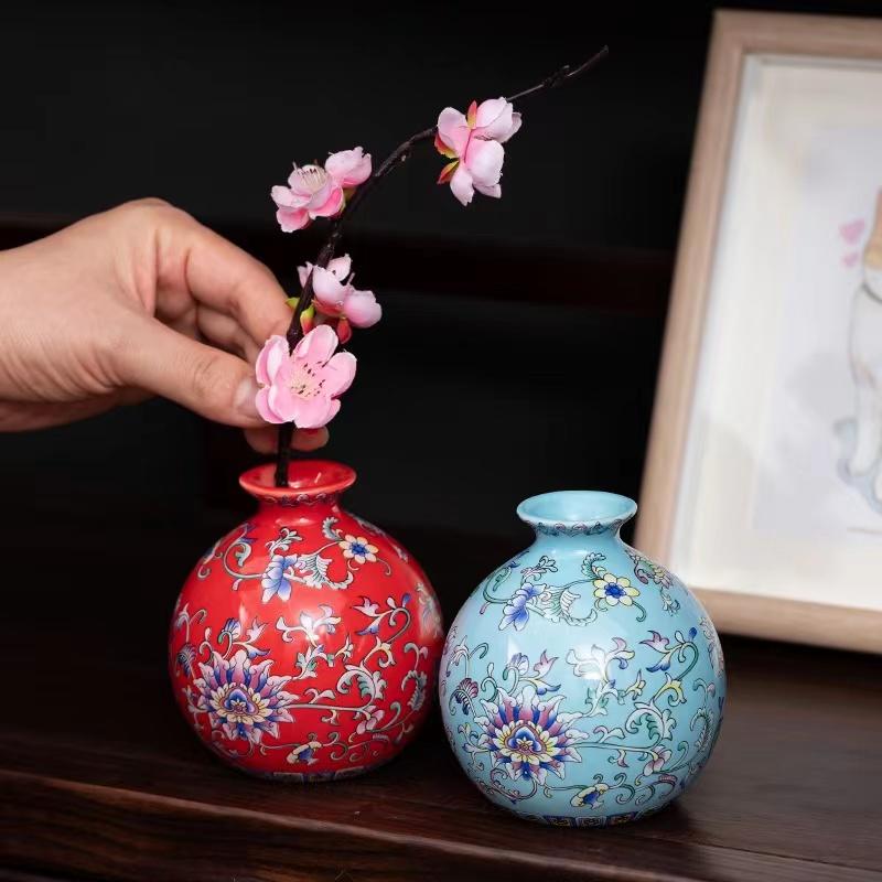 Small Ceramic Vase for  Handmade Elegant Vintage Chinese Painting  Enamel Glazed Porcelain Decorative Vases for Office Home
