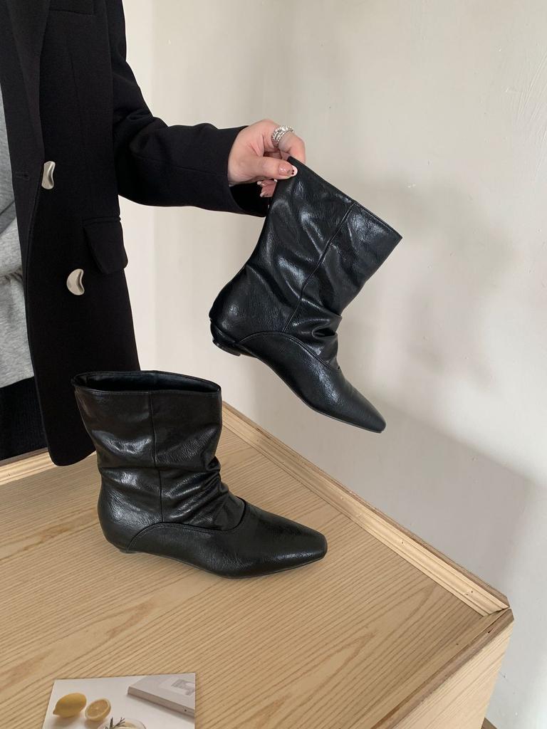 2025 Autumn and Winter New Low Tube Thin Round Head Thick Heel Soft Bottom Pile Low Tube Lun College Style Women's Short Boots