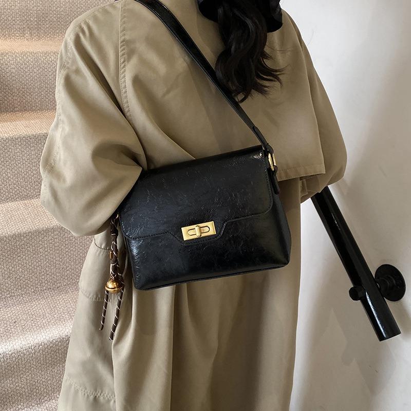 Small Bag Women's Fashion Versatile New Retro Shoulder Messenger Bag Niche Commuter Small Square Bag