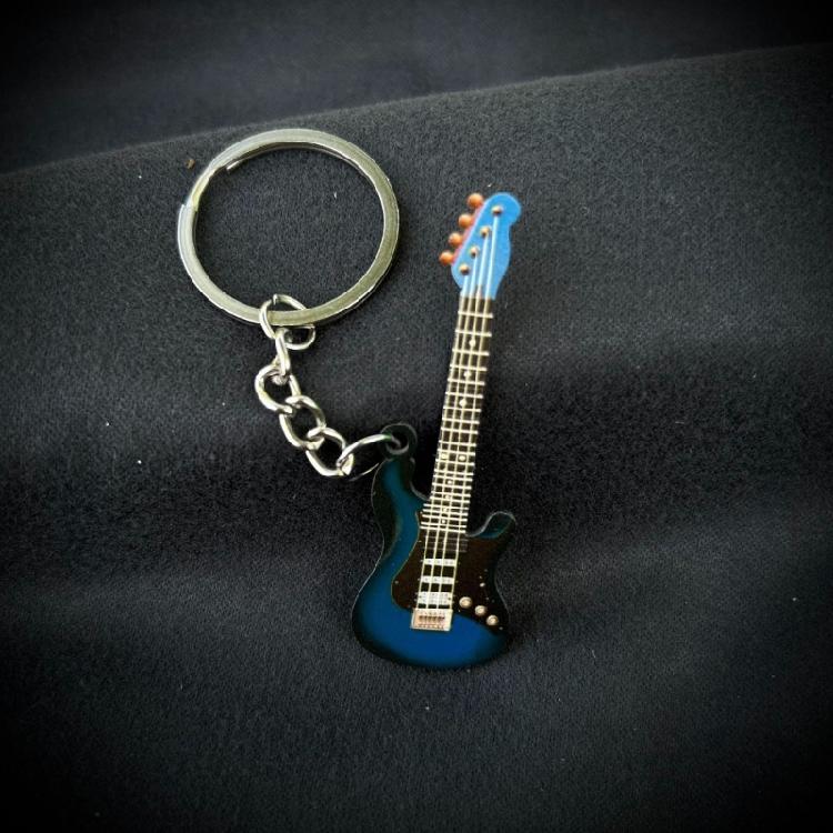 Metallfarbe Edelstahl Gitarre Auto Schlüsselanhänger Anhänger Klein Frisch Runde Schnalle