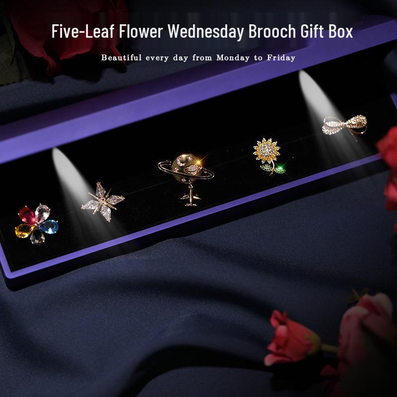 Bo Xin Yun High-End Copper Zirconia Five-Petal Flower Brooch & Lapel Pin Gift Set - Small Anti-Exposure Birthday Gift