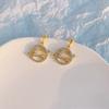Pendientes de perlas de alta gama de moda Pendientes retro de nicho francés de lujo ligero Pendientes de perlas simples y versátiles para mujer