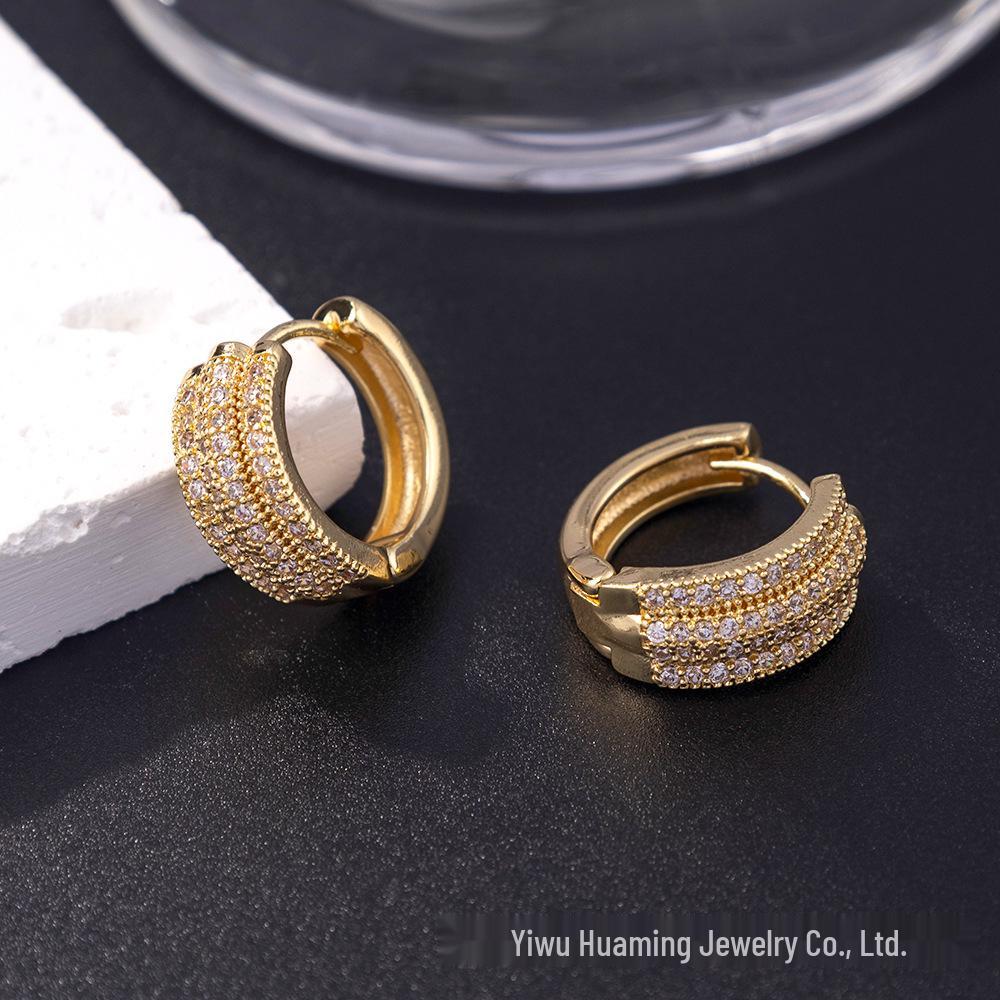 Stylish Gold Circle Ear Cuffs - Light Luxury Jewelry for Trendy Women