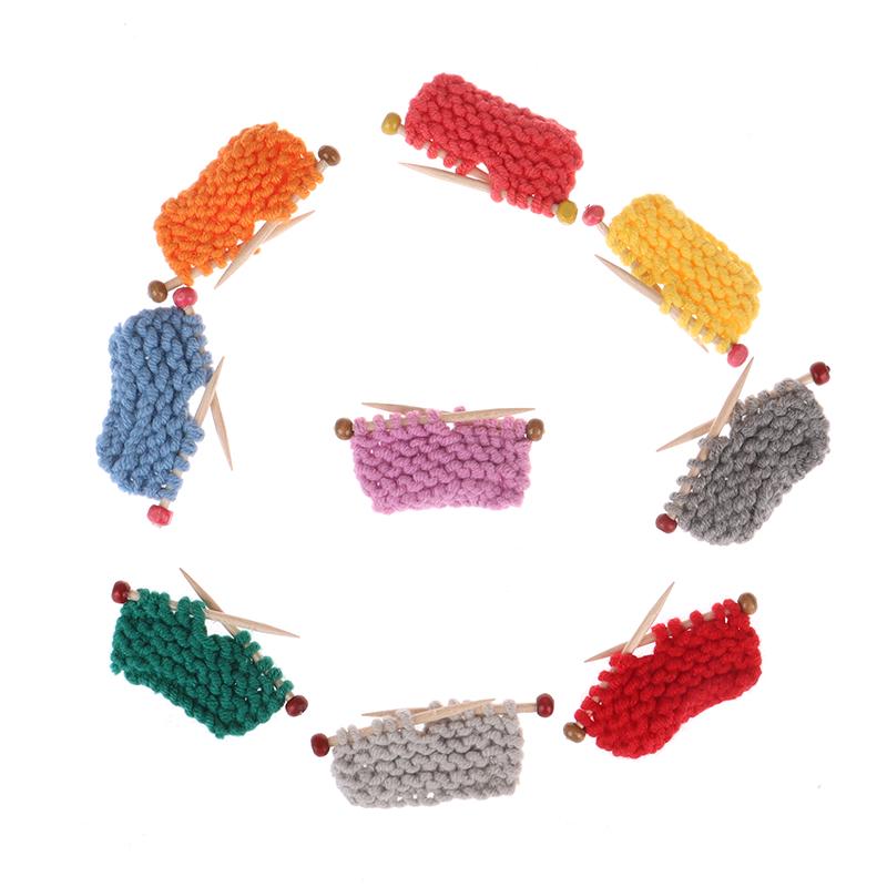 1:12 Casa delle Bambole Miniatura Modello Maglione Lavorato a Maglia Accessori per Bambole Giocattoli