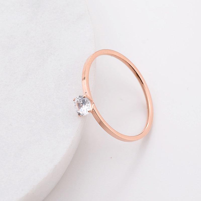 18k Roségold Koreanischer Stil Diamantring: Einfaches, Trendiges, Dünnes Vier-Zinken-Design für Frauen