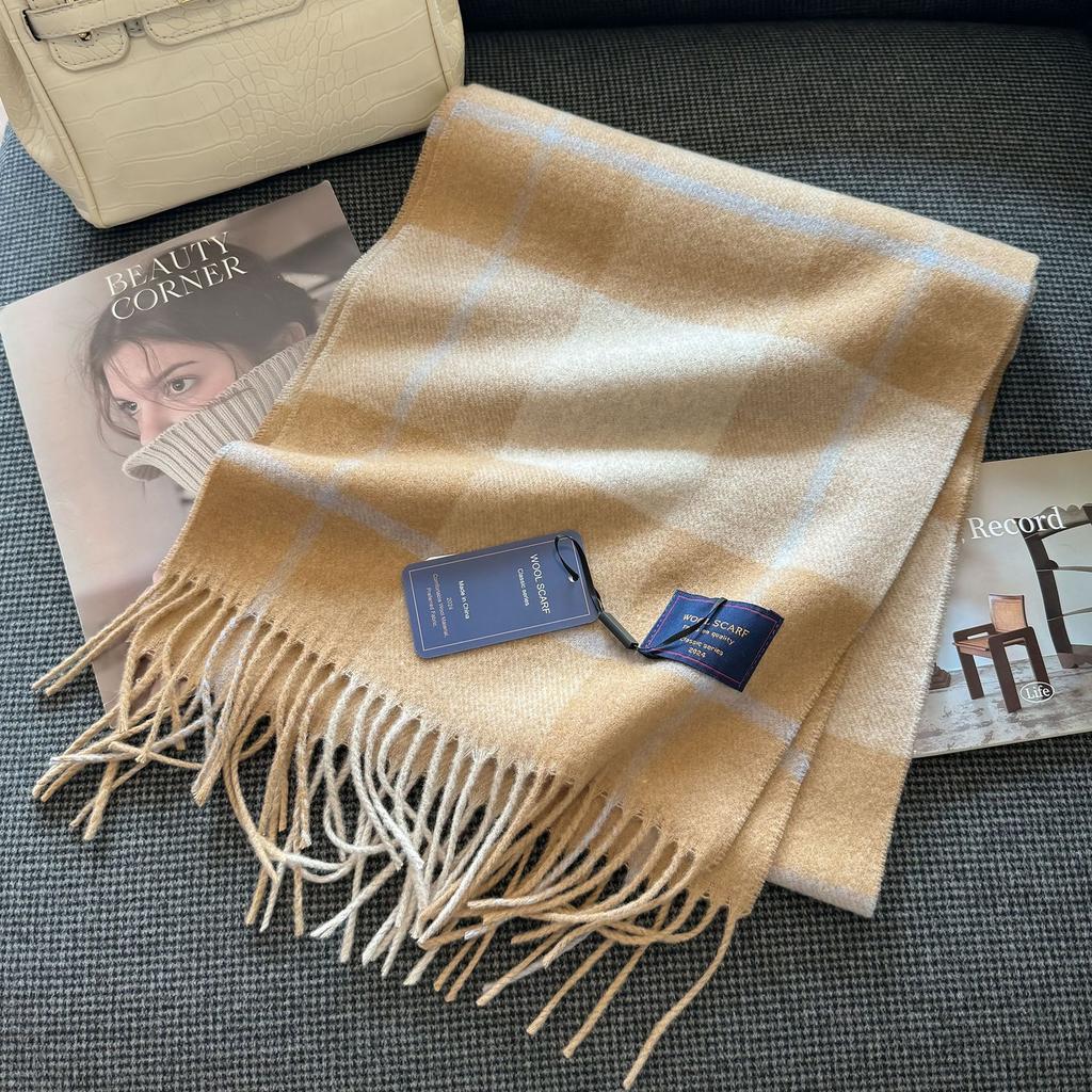 New Wool Blended Scarf Exquisite British Versatile Plaid Scarf for Couples Warm and Thickened Tassel Shawl