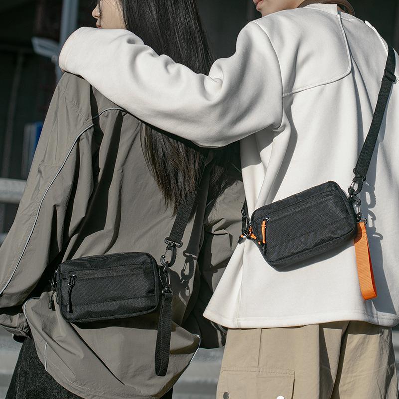 Herrväska Enkelaxel Liten Fyrkantig Väska Nylon Ultralätt Vattenavvisande Casual Mobiltelefon Liten Ryggsäck Crossbody-väska