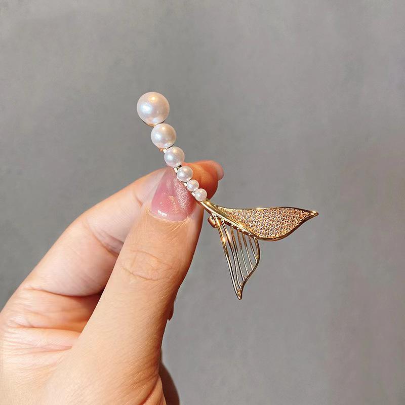 Elegant Pearl Brooch for Women's Suits - High-End Jewelry Pin