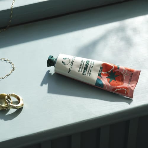 The Body Shop Official Hand Cream ST (Strawberry Scent) 30mL Authentic