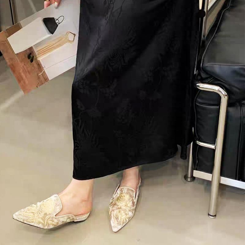 Cool Slippers Women's Spring and Autumn Embroidery Pointed Micro-heel Non-slip Soft-soled Sandals