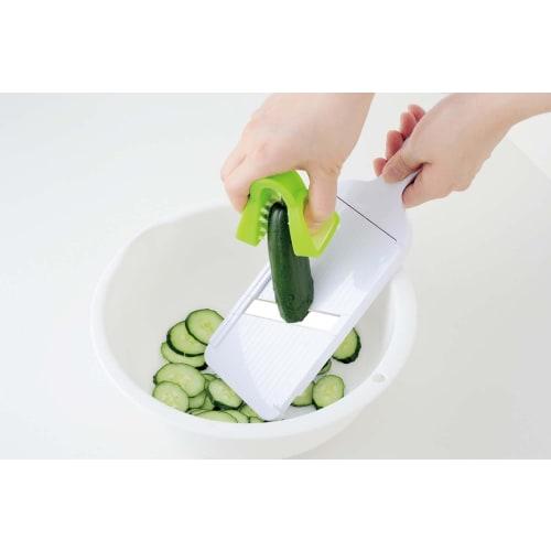 Ernest Finger Guard (Protects Fingers from Blades/Non-Slip) for Graters, Knives, Slicers, and Peelers (Shiraku Tong Green) - A-76549, a favorite brand