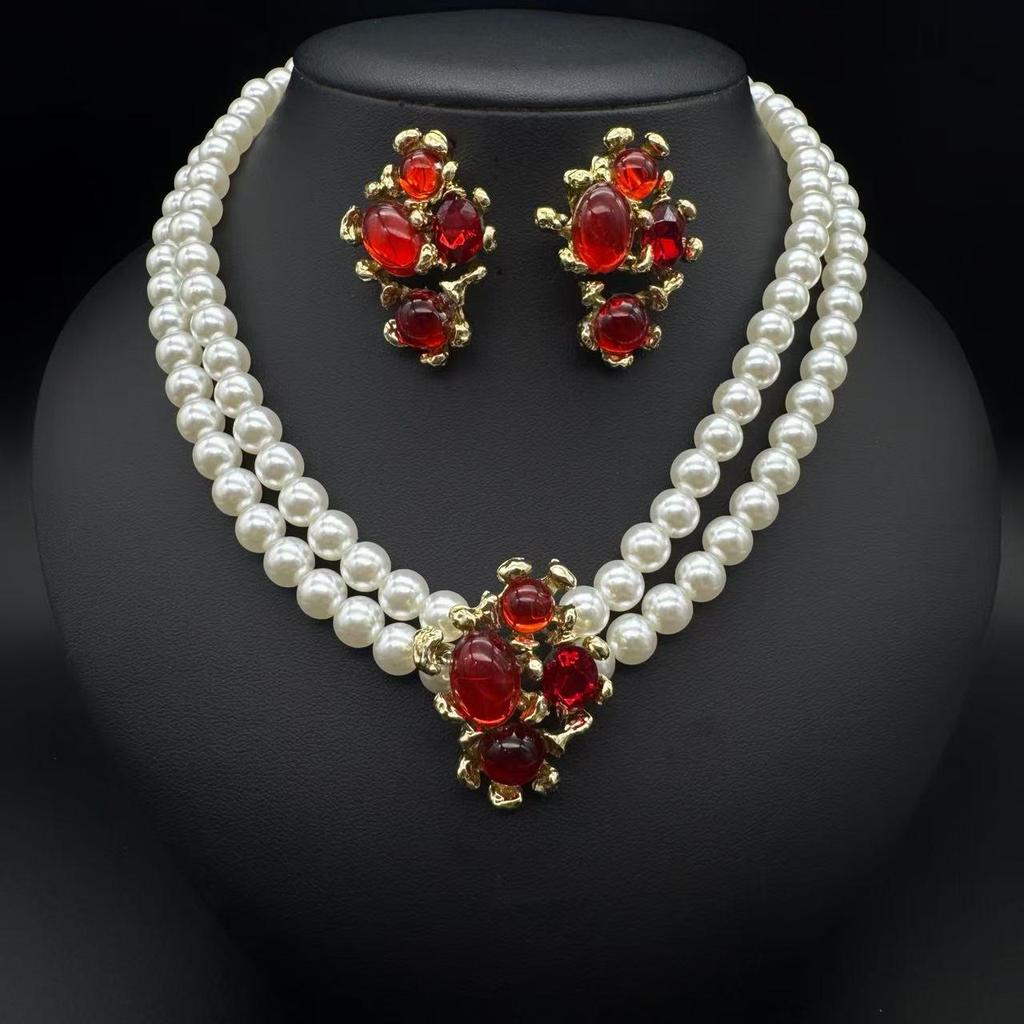 Luxurious Multi-Layer Pearl and Crystal Choker Necklace with Geometric Diamond Earrings