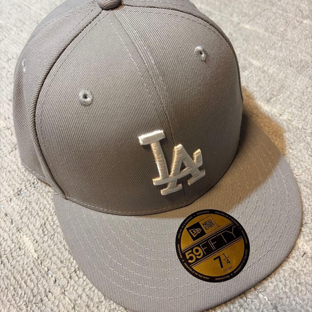 Used NEW ERA 59FIFTY LA Cap Gray
