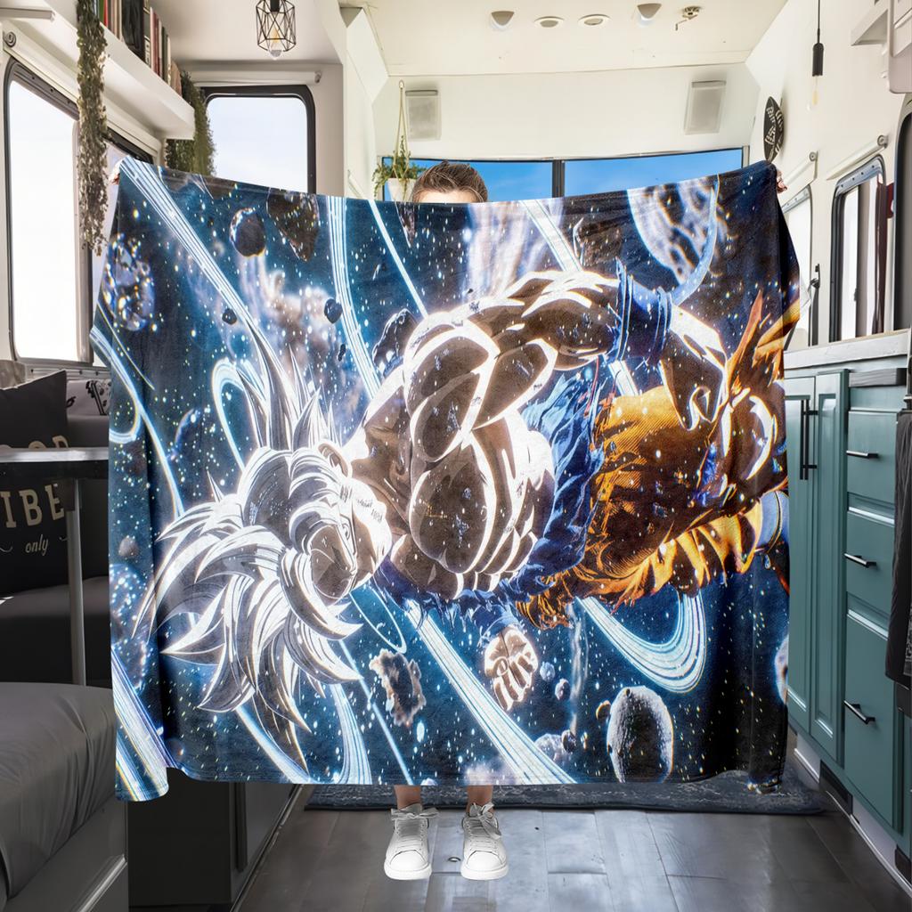 1pz Coperta in Flanella con Stampa Son Goku, Alta Qualità per Tutte le Stagioni, Decorazione per la Casa, Calore e Comfort, Perfetta per Regali di Natale