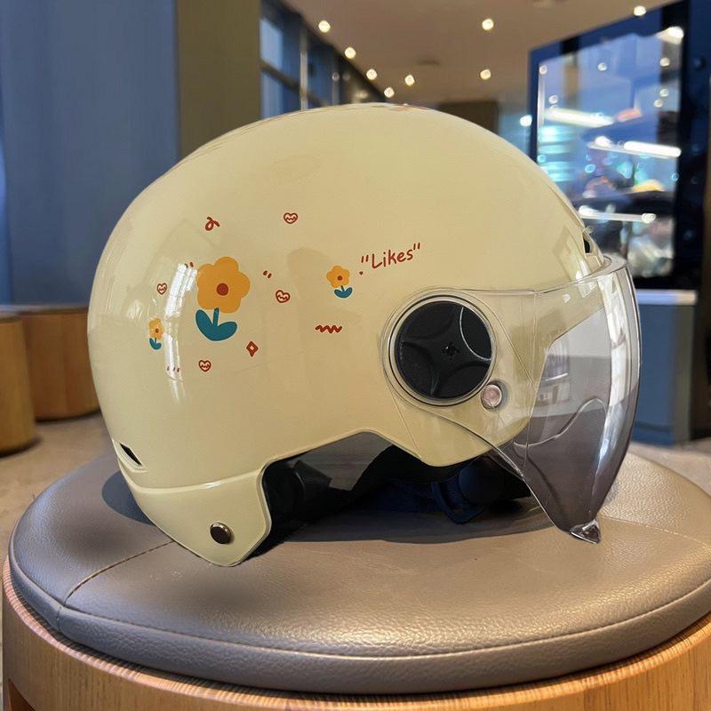 Universal Lightweight Sun Protection Helmet for Men and Women - Electric Scooter & Motorcycle Safety