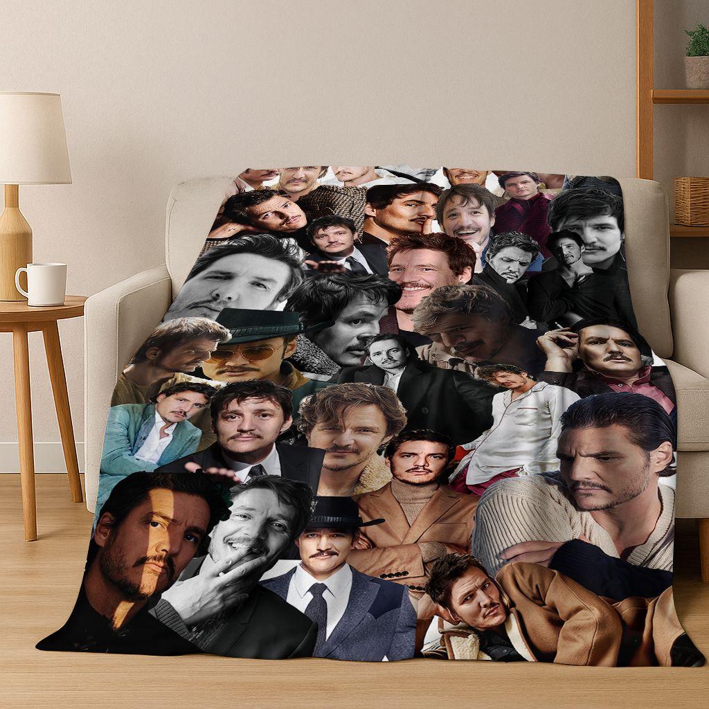 2025 Neue Pedro Pascal Schauspieler Star Kunst Flanelldecke, Gemütliche Weiche Überwurfdecke für Zuhause Schlafzimmer Bett Sofa Picknick Abdeckung Kinder Geschenk