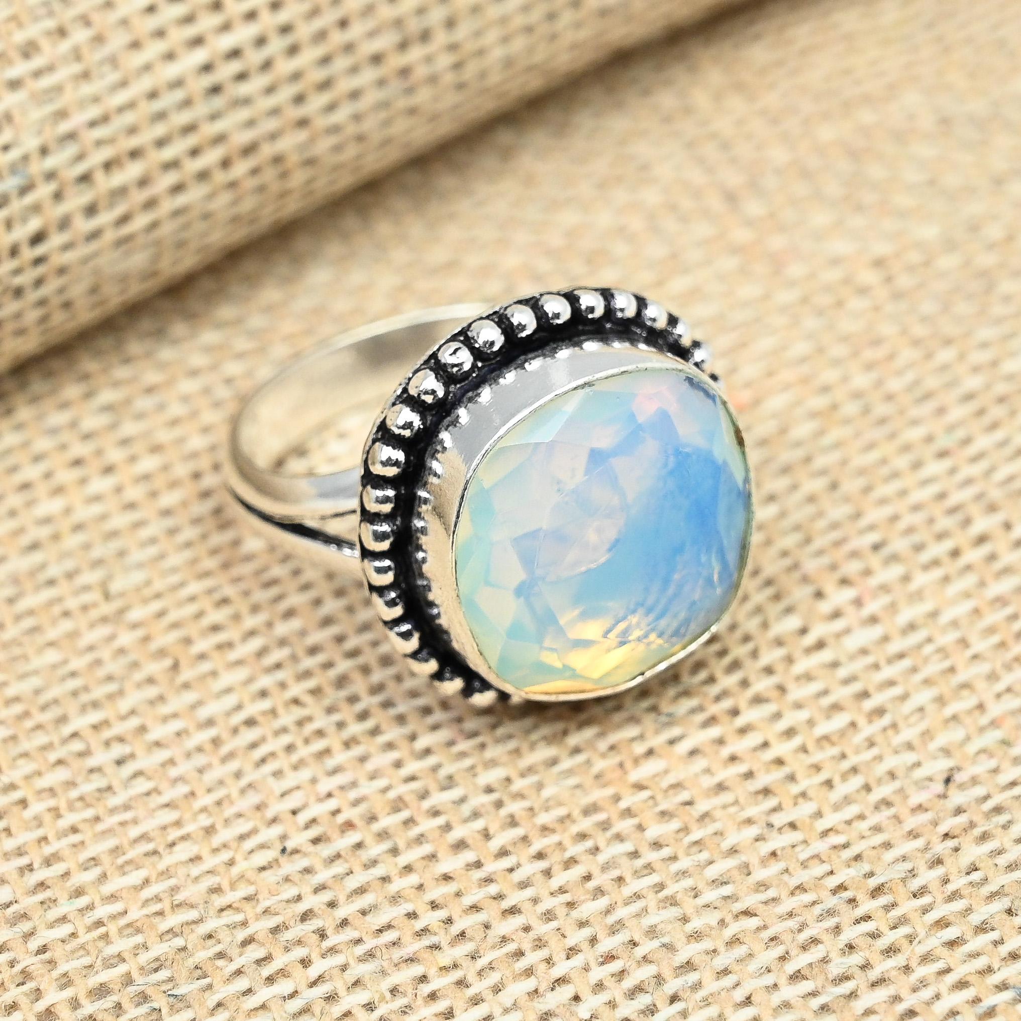 

Молочный опал Gemstone Solid 925 Sterling Silver Кольцо ручной работы Свадебный подарок для нее 9 белый