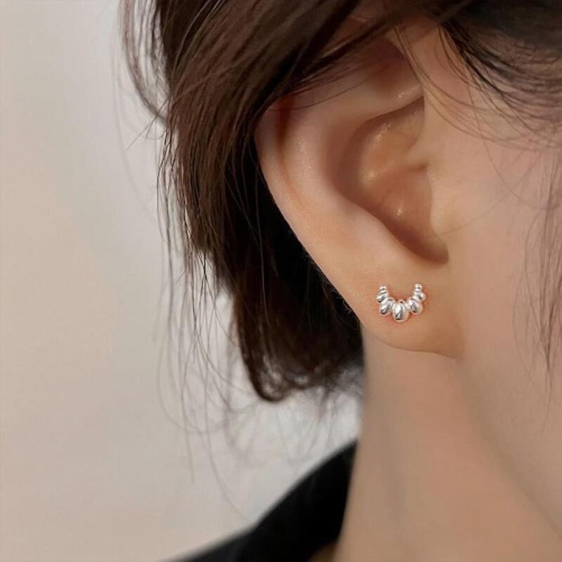 

Women s Daily Simple Croissant Earrings Piercing A31992_ONECOLOR