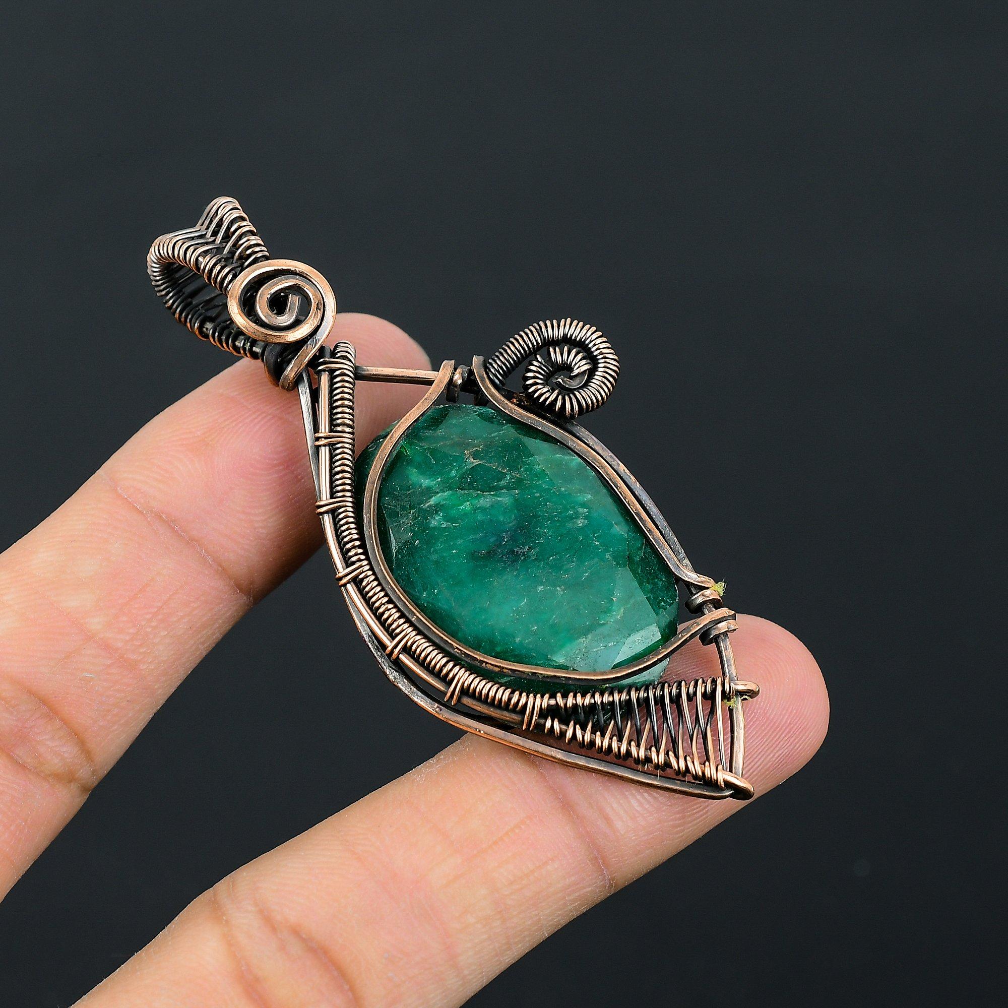 

Лабораторный изумрудный драгоценный камень из чистой медной проволоки, обернутый ювелирной подвеской ручной работы для новогоднего подарка