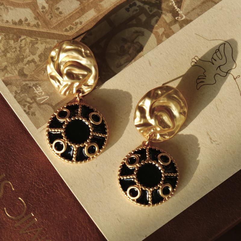Silver Needle Cross-Border Tassel Earrings: Women's Versatile, Stylish Studs with a Unique, Trendy Design.