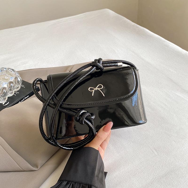 Fashion women's beautiful bag 2025 new shoulder messenger small square bag