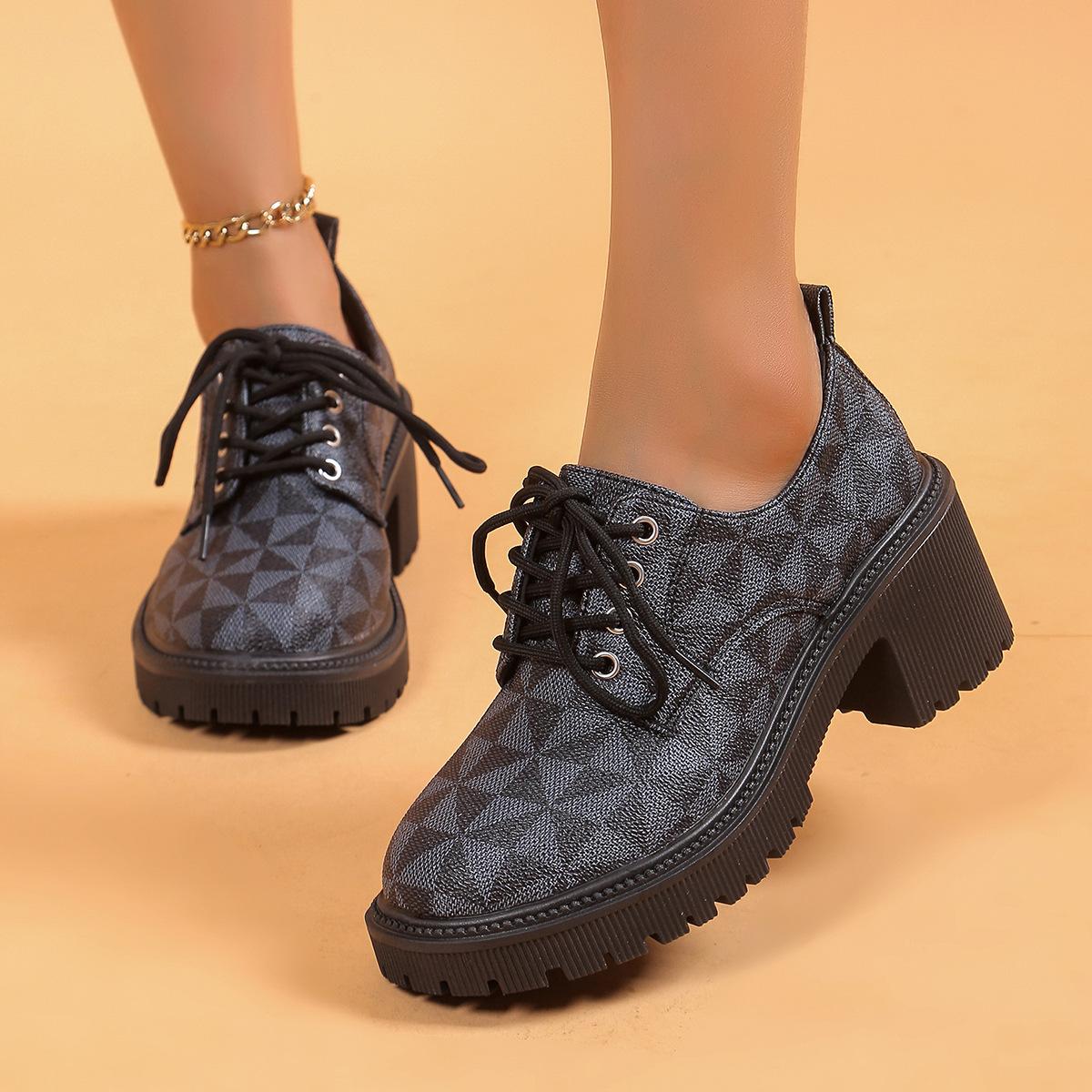 

Новые женские ботинки на толстом каблуке и толстой подошве с принтом, повседневные ботильоны большого размера 35 чёрный