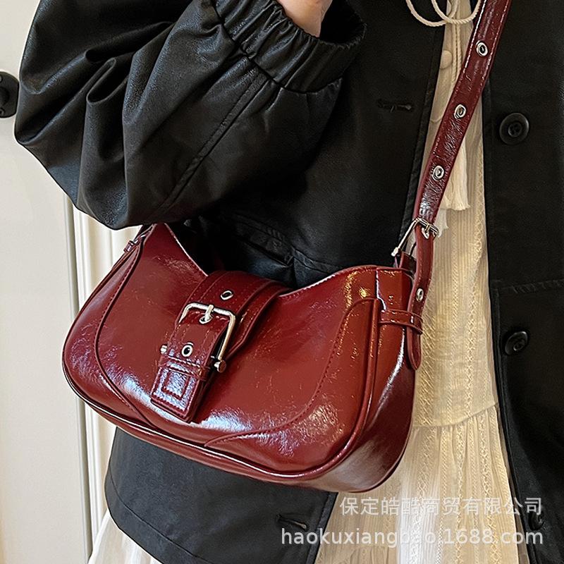 Bag Women's Spring Summer 2025 New Fashion Niche One Shoulder Underarm Bag This year's popular Crossbody Baguette Bag
