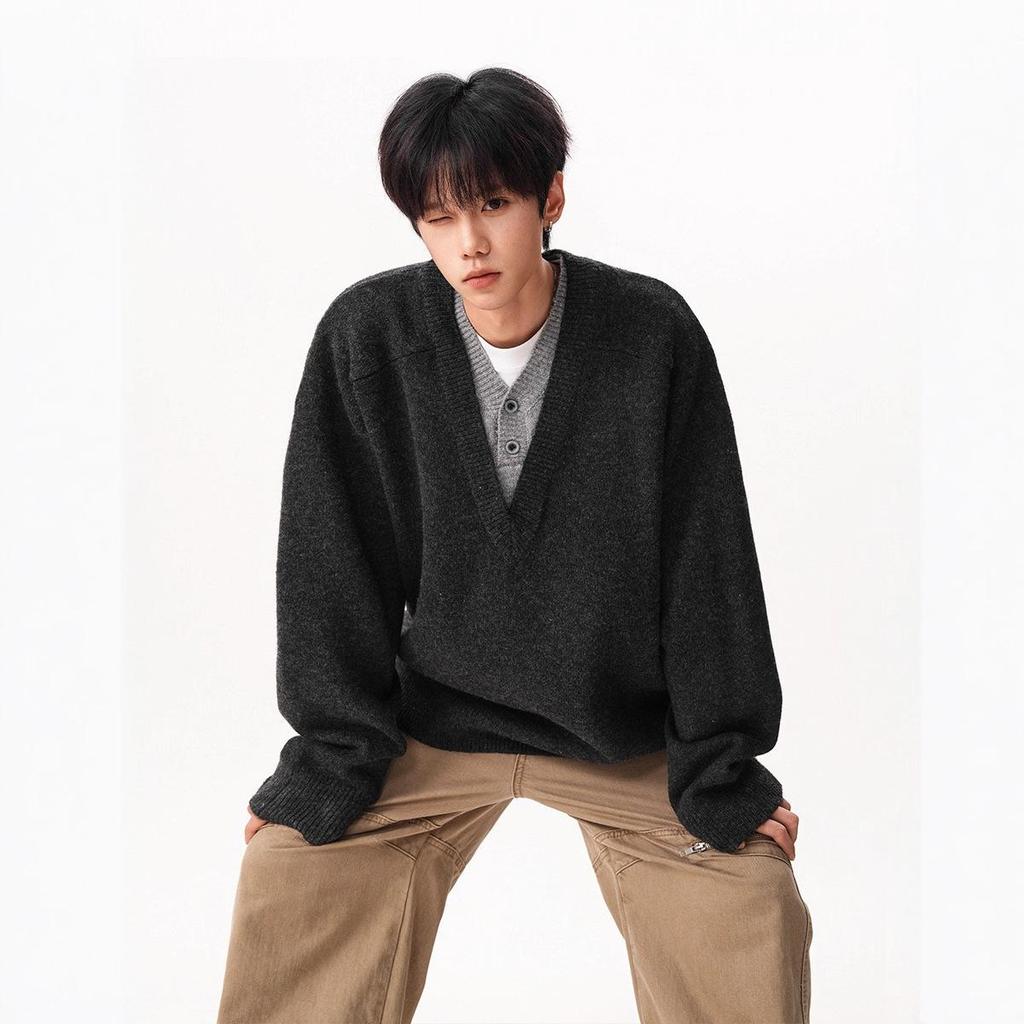 Men's Retro V-Neck Knit Sweater - Two-Piece Look, Lazy Style Pullover for Autumn/Winter, Loose Long Sleeve Polo.