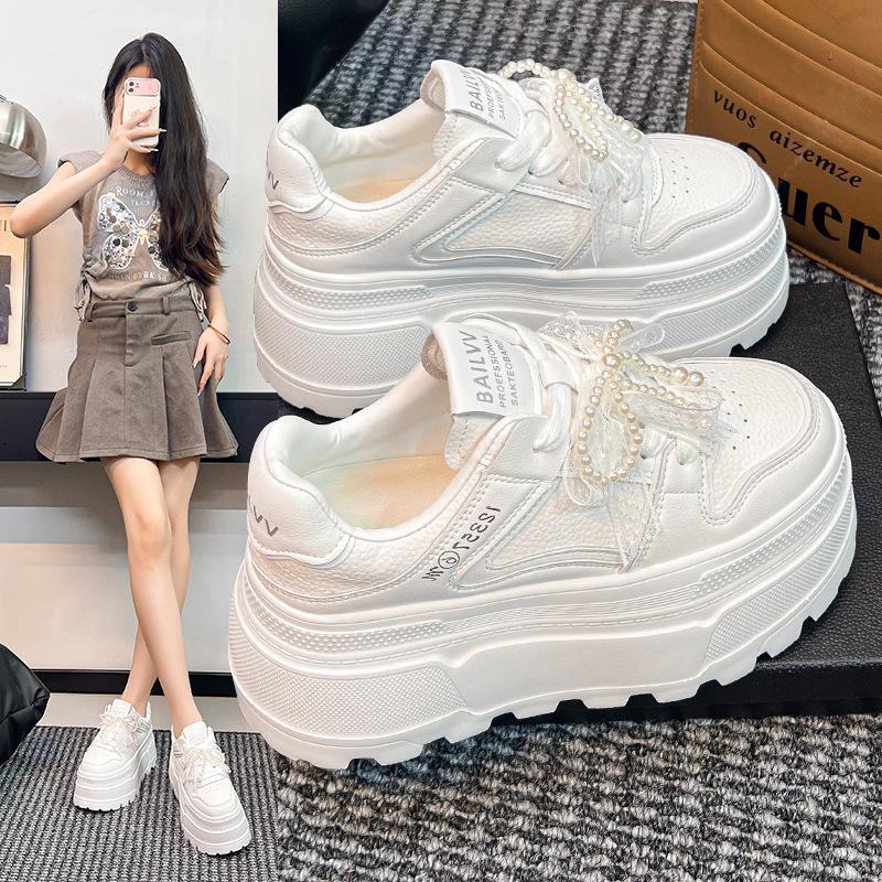 Platform leather little white shoes women's 2025 new popular autumn versatile new Chinese small fashion sports shoes