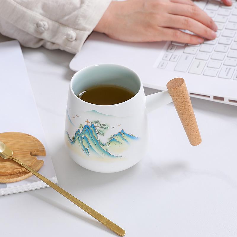 Ceramic Tea Brewing Cup with Lid - Ideal for Office and Gift Giving