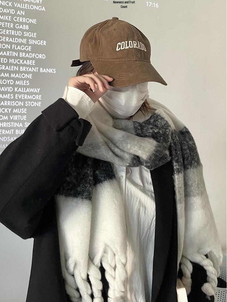 Luxuriöser Farbverlauf Mohair Patchwork Schal: Dicker, warmer Winter-Nackenschal für Damen, Schal im koreanischen Stil aus Imitat-Kaschmir.