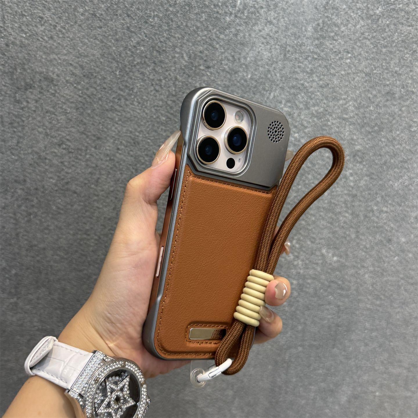 

2025 Роскошный Магнитный Кожаный Ароматерапевтический Чехол для Телефона для iPhone 11 12 13 14 15 16 17 Pro Max Plus Беспроводная Зарядка Безрамочная Крышка For iPhone 15 Pro