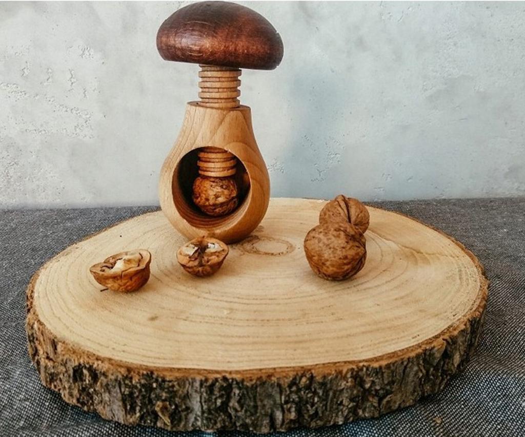 WOODEN NUTCRACKER "Mushroom"