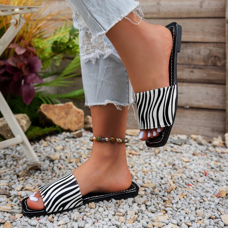 Women's Leopard Print Flat Slippers Women's New Sandals European and American Style Flip Flops