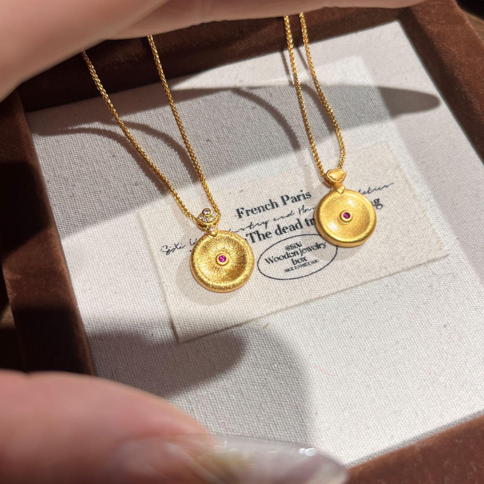 

The Same Diamond-Encrusted Ancient French Wire Safety Buckle Pendant Necklace In The Gold Store Can Be Worn On Both Sides.