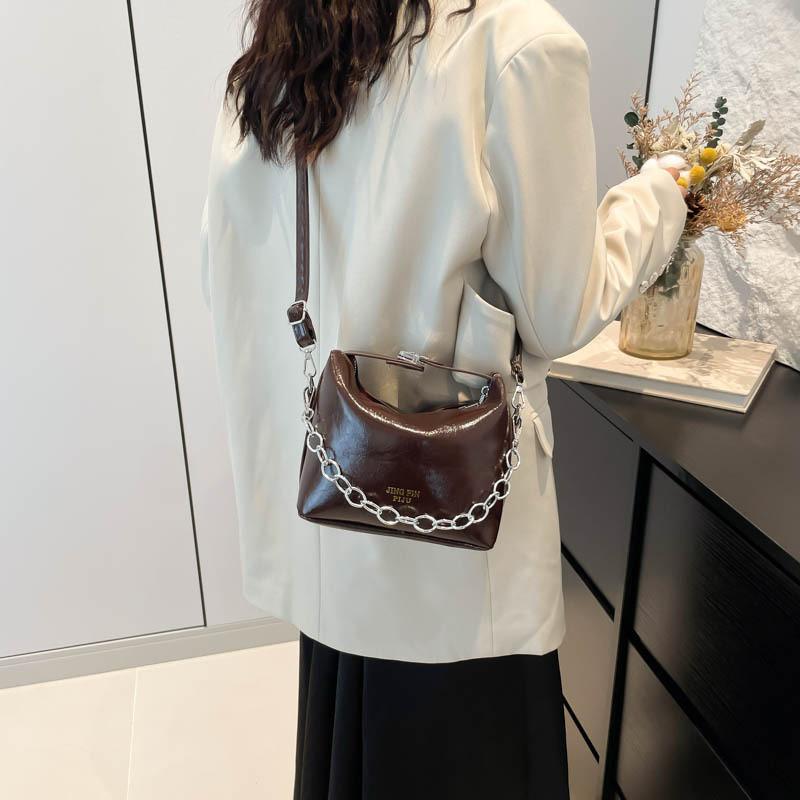 Stylish Minimalist 2024 Summer New Small Fashionable Shoulder Bag For Women In Black White Brown Silver